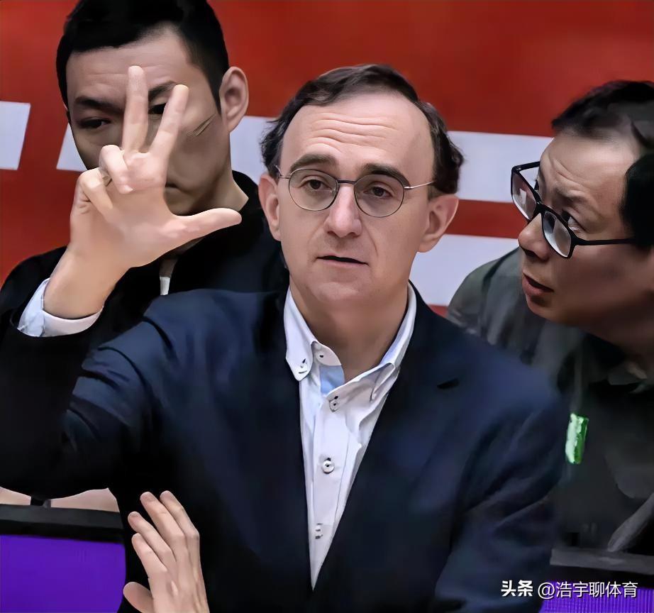 新赛季辽篮重建，主教练二选一，你更看好哪一位。
本赛季辽篮战绩不佳，球队和球迷都