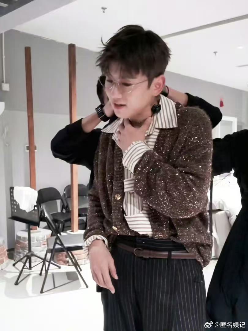 张杰鸟巢首位16连开歌手 张杰的鸟巢关键帧未 LIVE 巡演鸟巢站封神，16 场