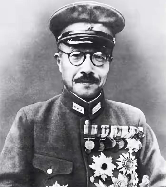 日本最可耻的是，“815”本来是日本战败日，日本非要说是“终战日”，对靖国神社，
