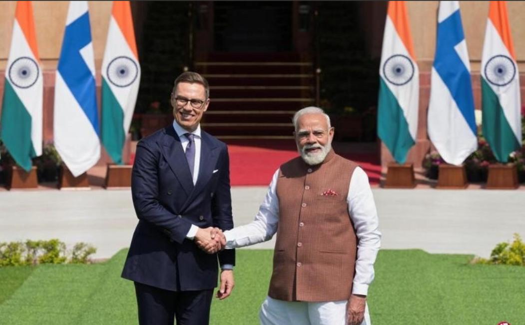 沉默一天后，莫迪扛不住了：就美国击沉伊朗军舰发声

3月4日，伊朗海军护卫舰 “