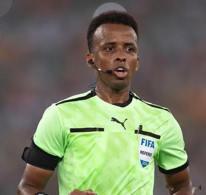 世界杯足球⚽趣事第一弹
“被偷的英格兰” “英雄裁判” “七星埃及”
世界杯已经