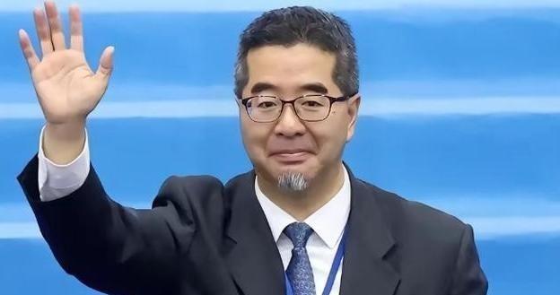 现任该党副手的萧旭岑一番“自爆式”演讲让大家惊掉了下巴，萧公直接喊话称所谓的“和