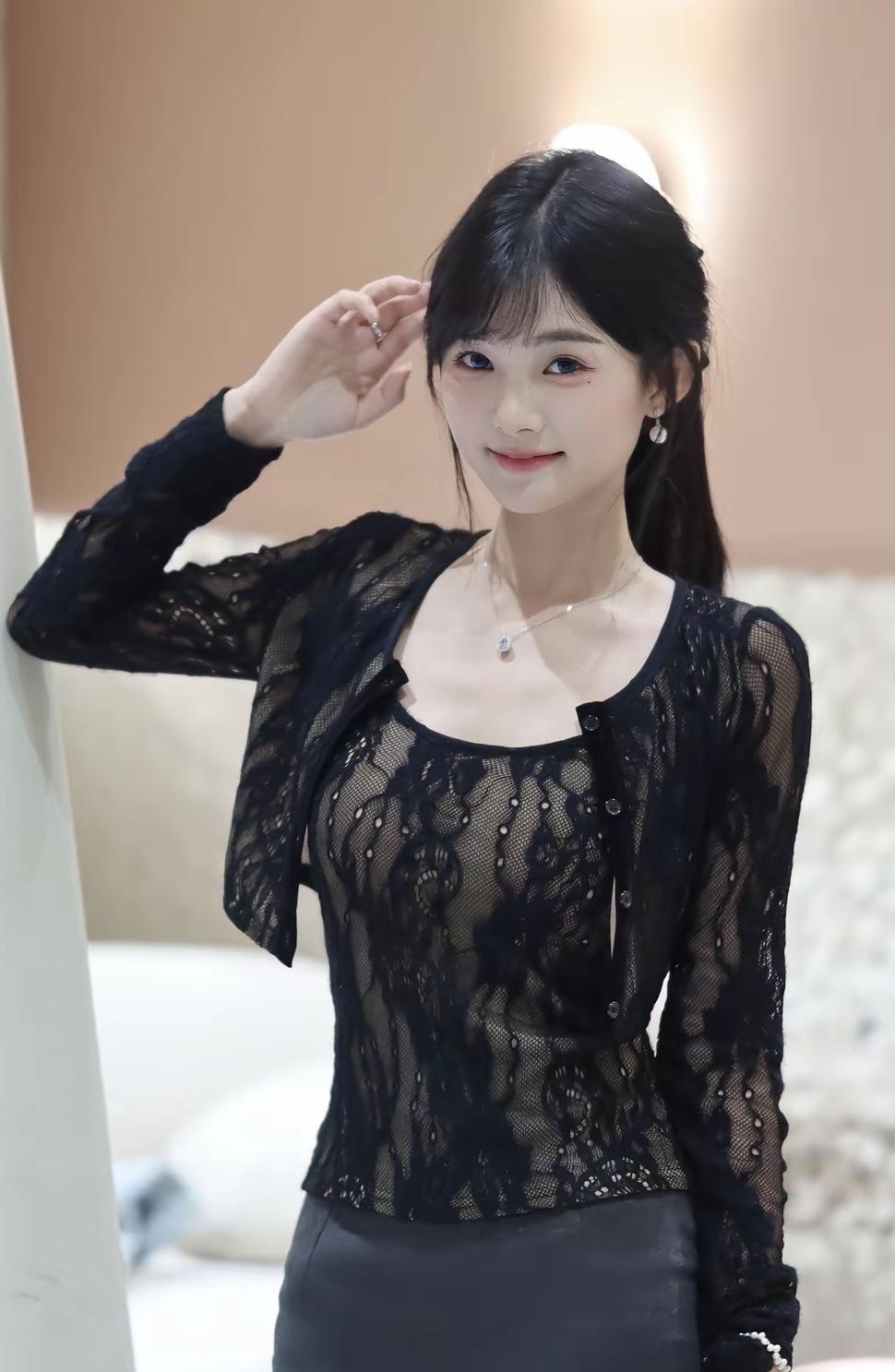 谁是你心中的美女美女必须要漂亮，素颜也漂亮，身材比例好，性格温柔开朗活泼