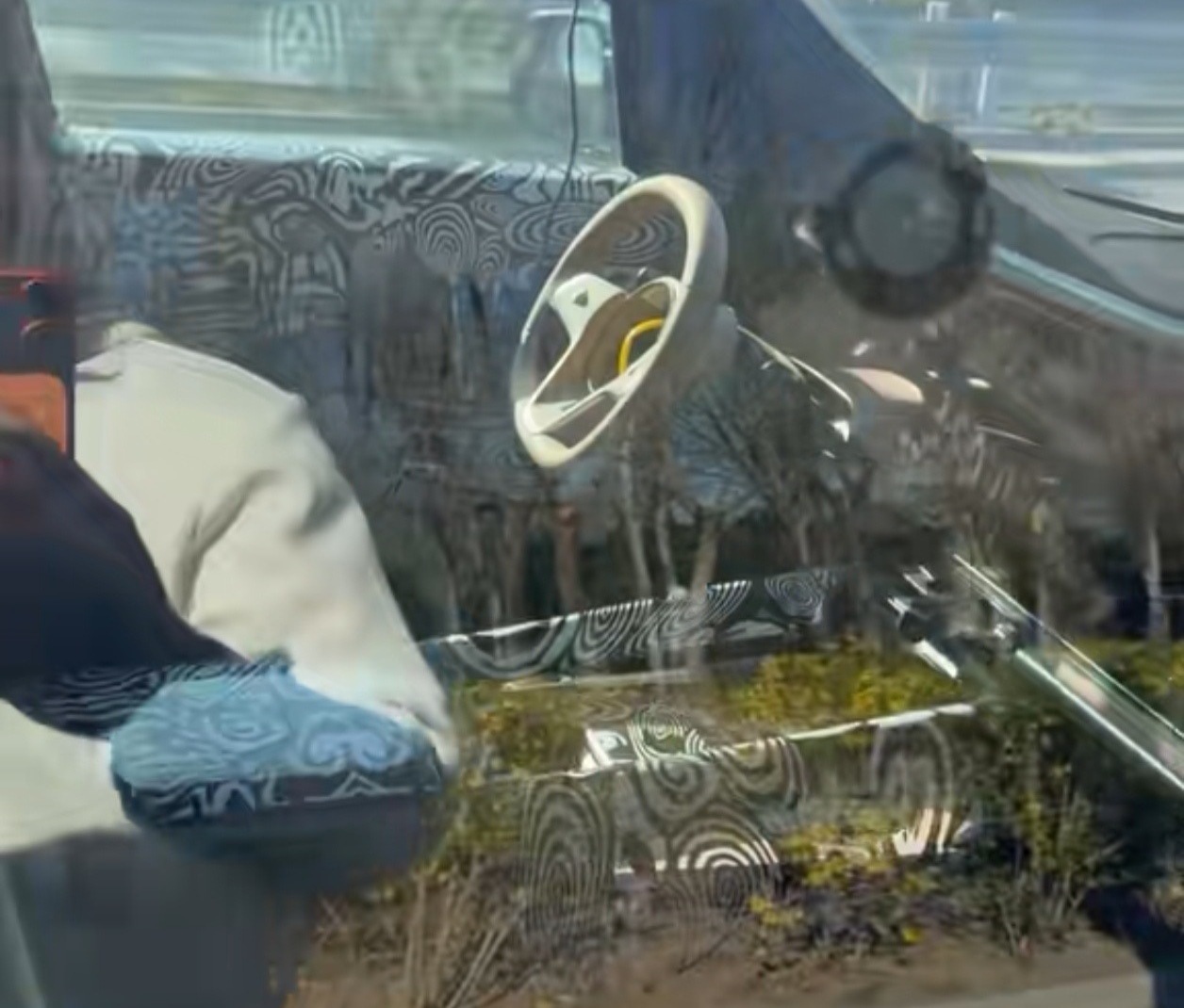 今天官宣的智界V9屏幕，鸿蒙智行高端车应该都会用吧？享界SUV和MPV的测试车，