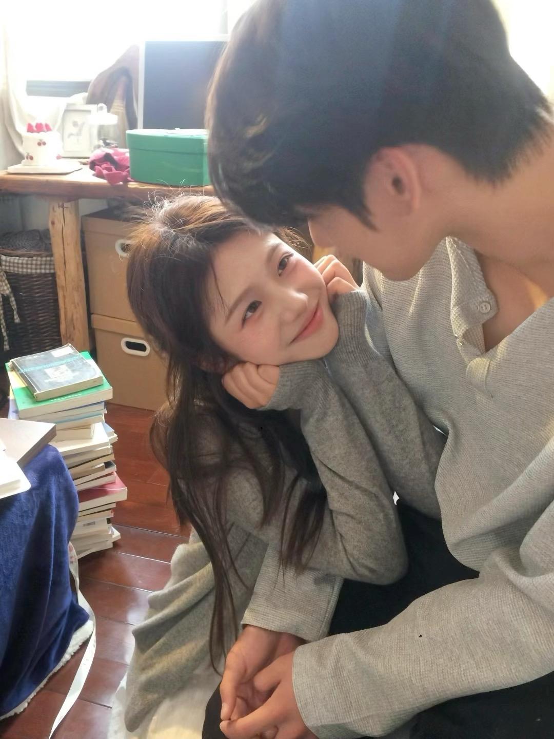你哄哄我我哄哄你 我们就这样喵喵咪咪汪汪嗷嗷在一起一辈子.