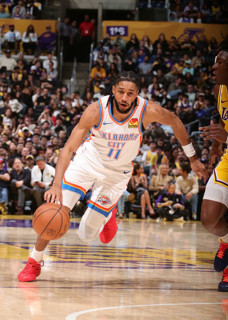 雷霆队史替补球员单场命中4+三分场次排名：① 以赛亚乔：49场② 穆斯卡拉：13