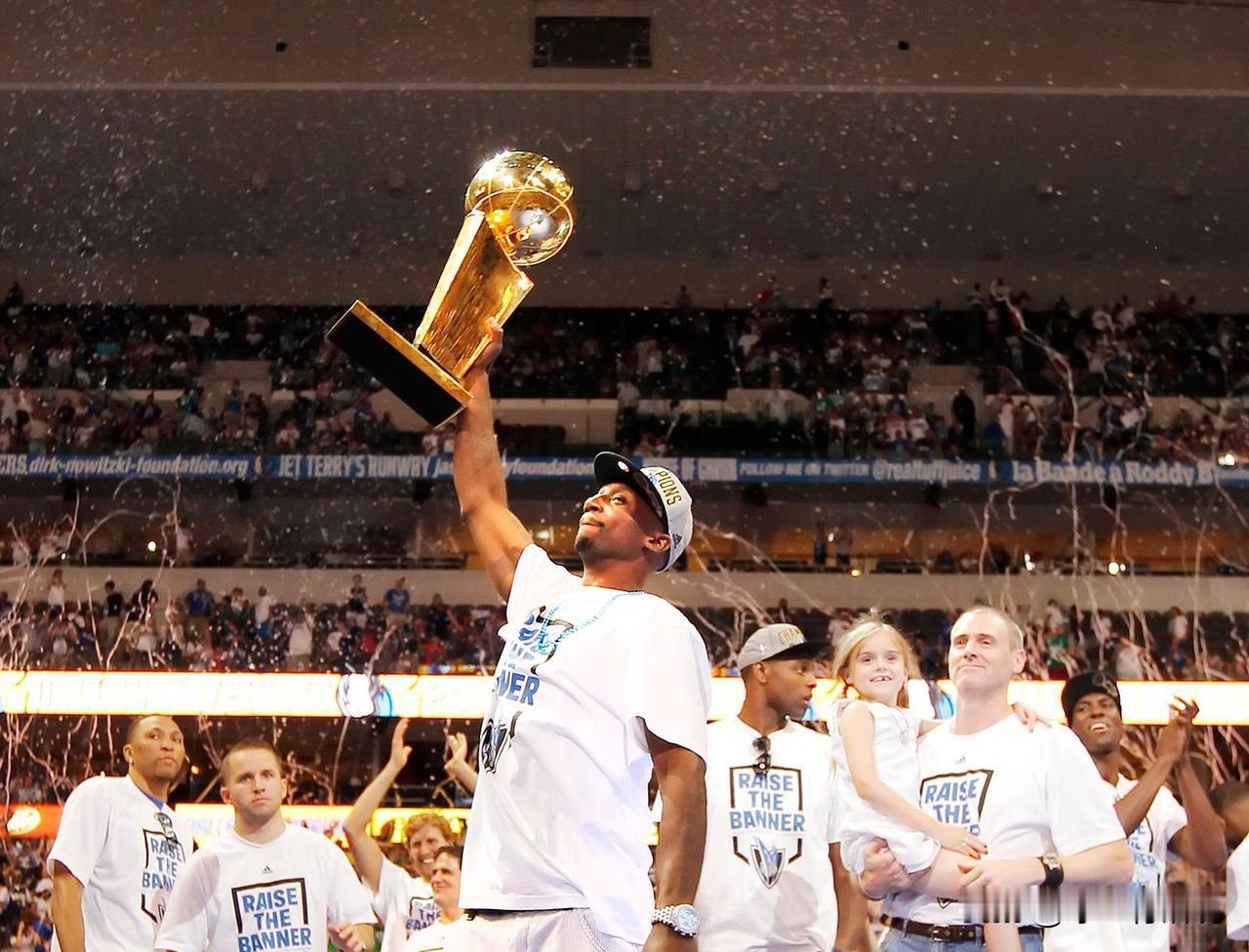 前NBA球员杰森-特里在一档播客节目中透露：2011年跟随达拉斯小牛拿下NBA总