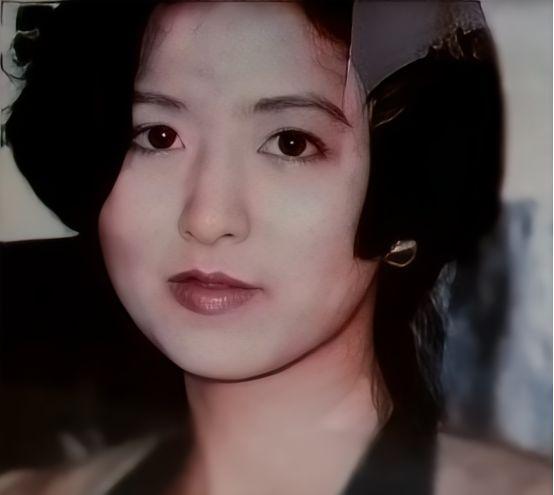 1997年，日本东京老旧公寓发现一具女尸，尸检查出体内残留男性精液，查清身份大伙