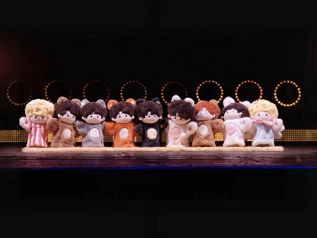 时团演唱会结束就又变回娃娃时团演唱会结束就又变回娃娃，谁懂时团退场时把棉花娃娃留