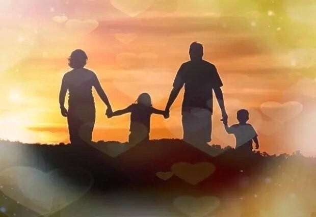 只要不生病，一家人整整齐齐平安健康，慢慢赚钱就好。一句“平安健康”皆如意。 