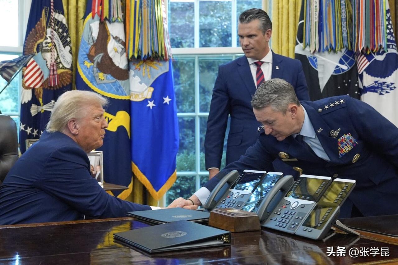 华尔街日报今天报道：五角大楼警告特朗普，对伊朗战争存在严重风险

“美军参谋长联