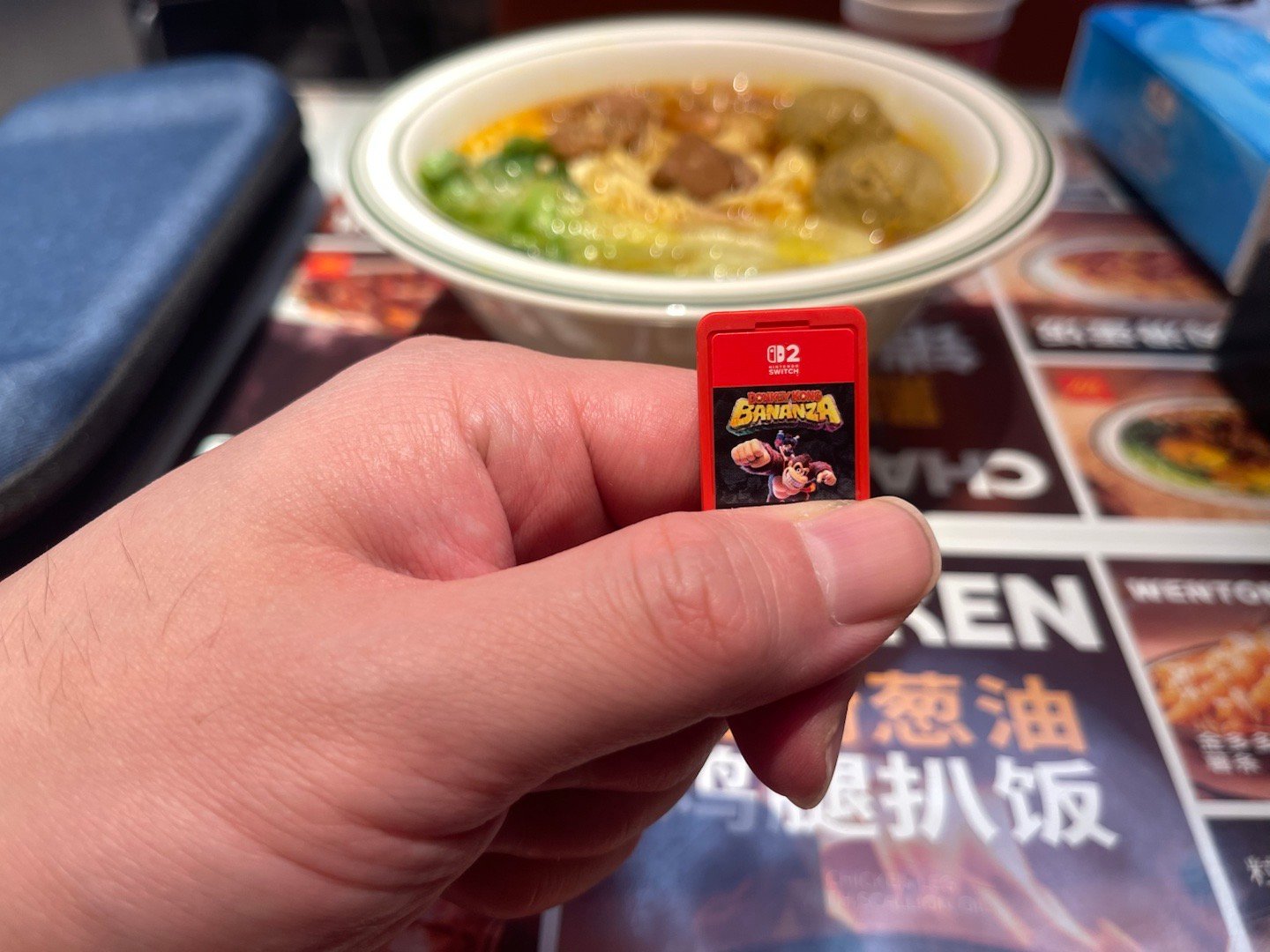 刚入咚奇刚玩了几关，不停打洞是挺解压的，但能玩vr皇牌空战的我，竟然晕3D了！[