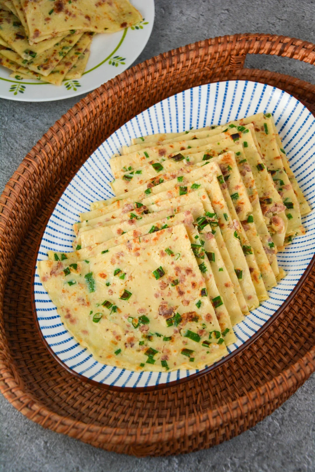 早餐饼就吃牛肉鸡蛋软饼