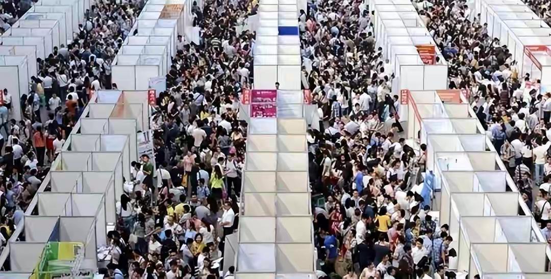 美国人口没到3.5亿，俄没到1.5亿，为啥中国14亿人还担忧人口问题
单纯对比总