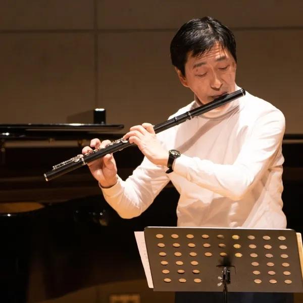 好听，记得小时候村里放电影前，常放这个曲子。不知不觉这么多年了，竟一直记得。