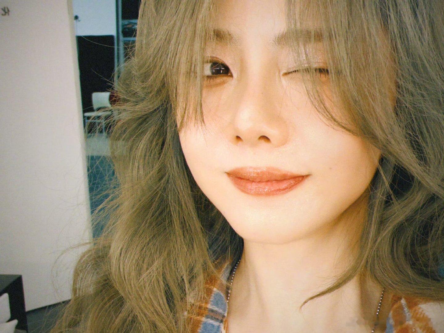 果然美女掉色的头发也是美丽的，呜呜呜呜 