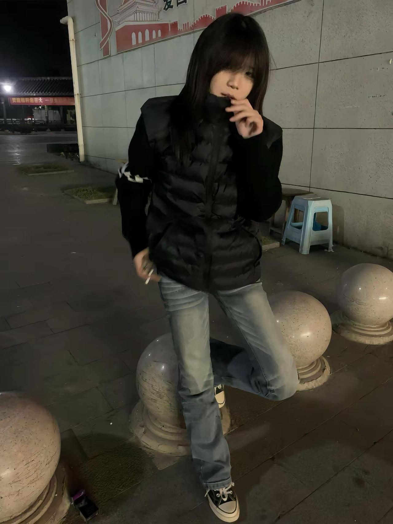 就此别过 你只是我轻描淡写的一页。