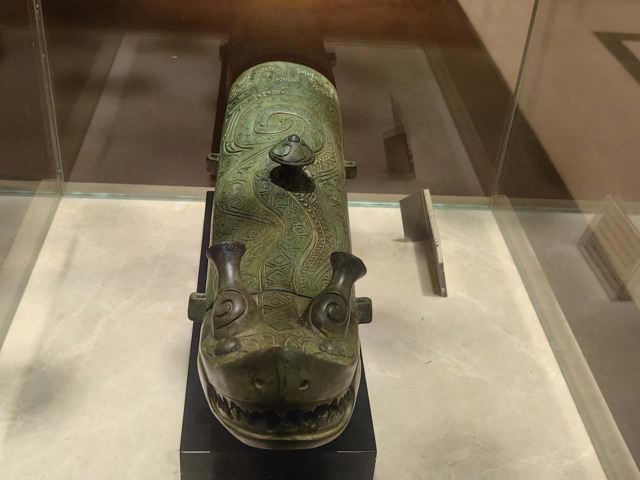 近距离看到觥的全貌，总感觉是盛酒的容器，好奇的原因就是觥筹交错这个成语，应该出自