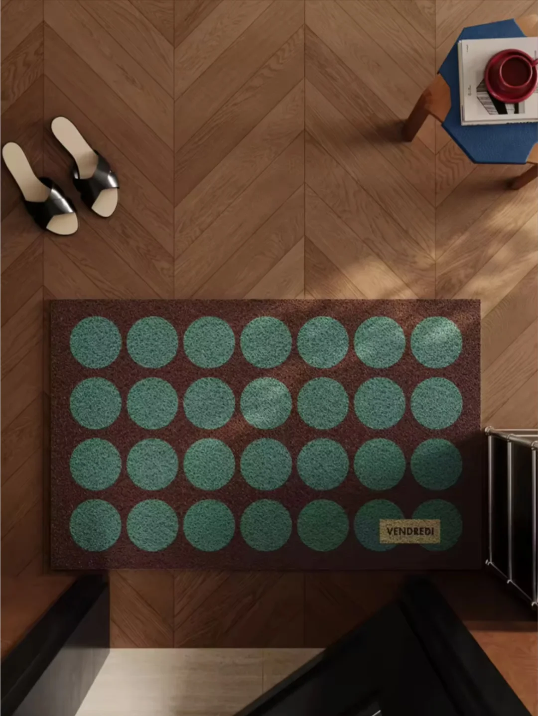 入户地垫｜用波点解锁玄关的中古摩登感