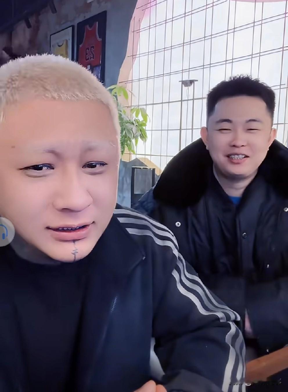 方丈抱怨：杜凤不让碰！哽咽表态回不去从前！

         当方丈刚开播，就