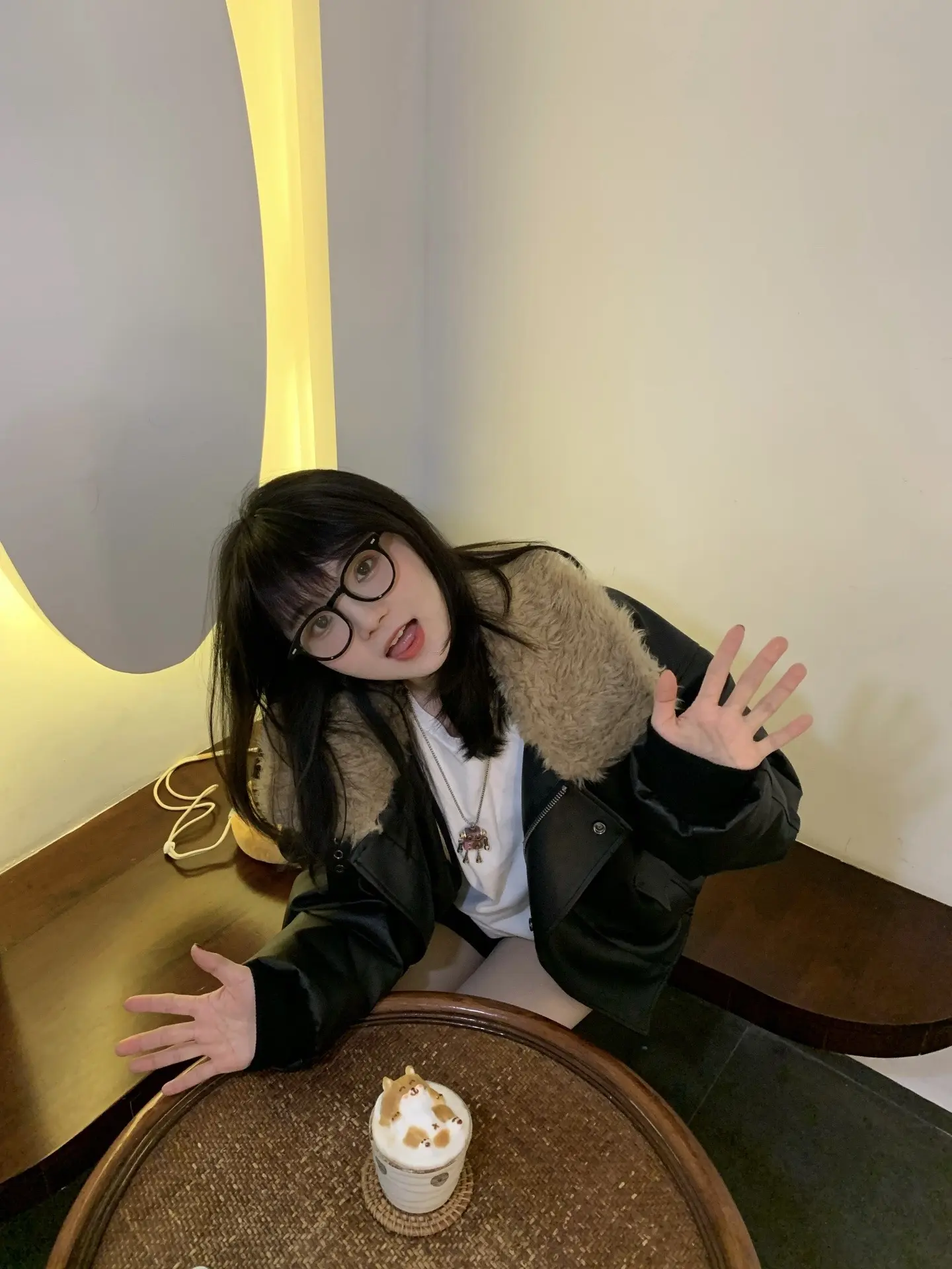 我和我的假刘海。