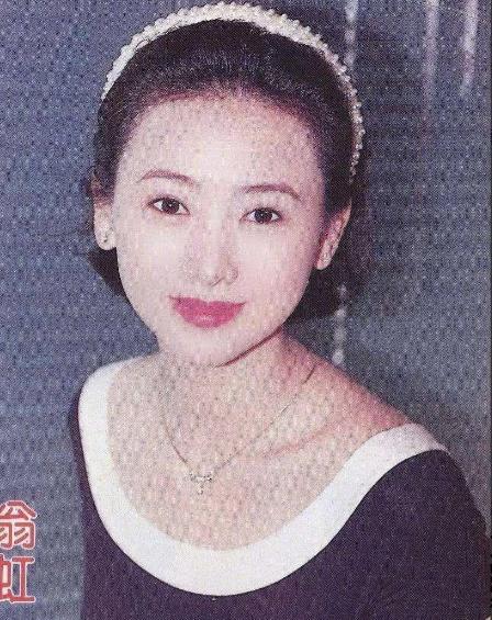 2005年，翁虹发现丈夫伍伟杰不忠后，她二话不说直接飞往美国，想要当面质问伍伟杰