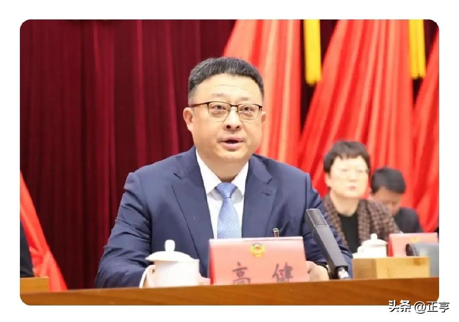 一只鹤飞了32年，坠落只用了15个月
 
今天上午11点，中央纪委国家监委网站挂