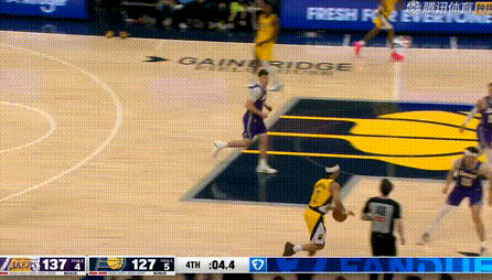 步行者最后的比分是130，托平扔了记压哨三分湖人vs步行者