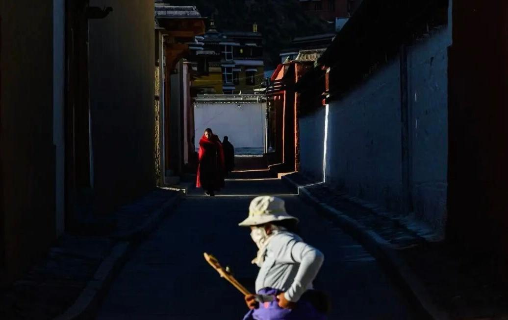 དགེ་སྒྲུབ་བྱེད་པའི་དམིགས་ཡུལ་ནི། ང་ཚོ་མི