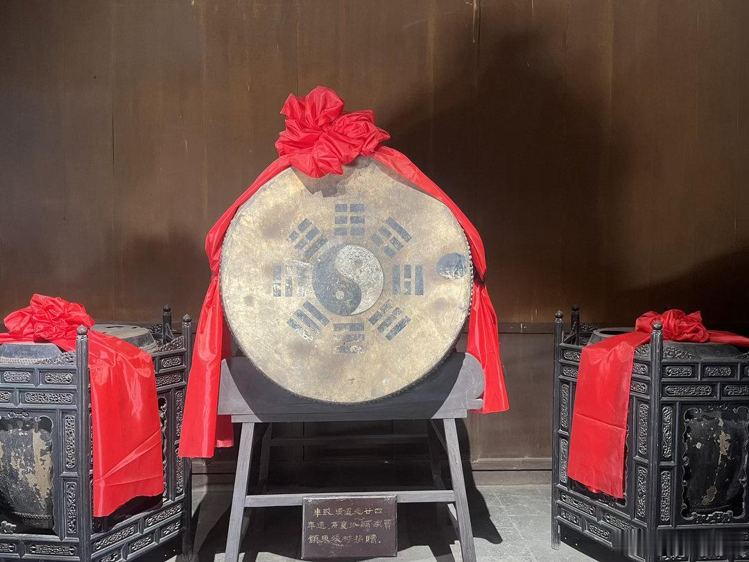 制作于清朝道光二十四年（1844年）的车鼓，在古代农村应该起到两大作用：一是农村