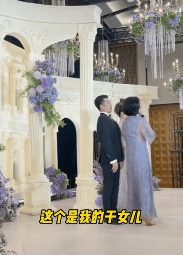 金星这是来砸场子的吗？

金星参加干女儿婚礼，新郎大气不敢出，不是挺直腰板，就是