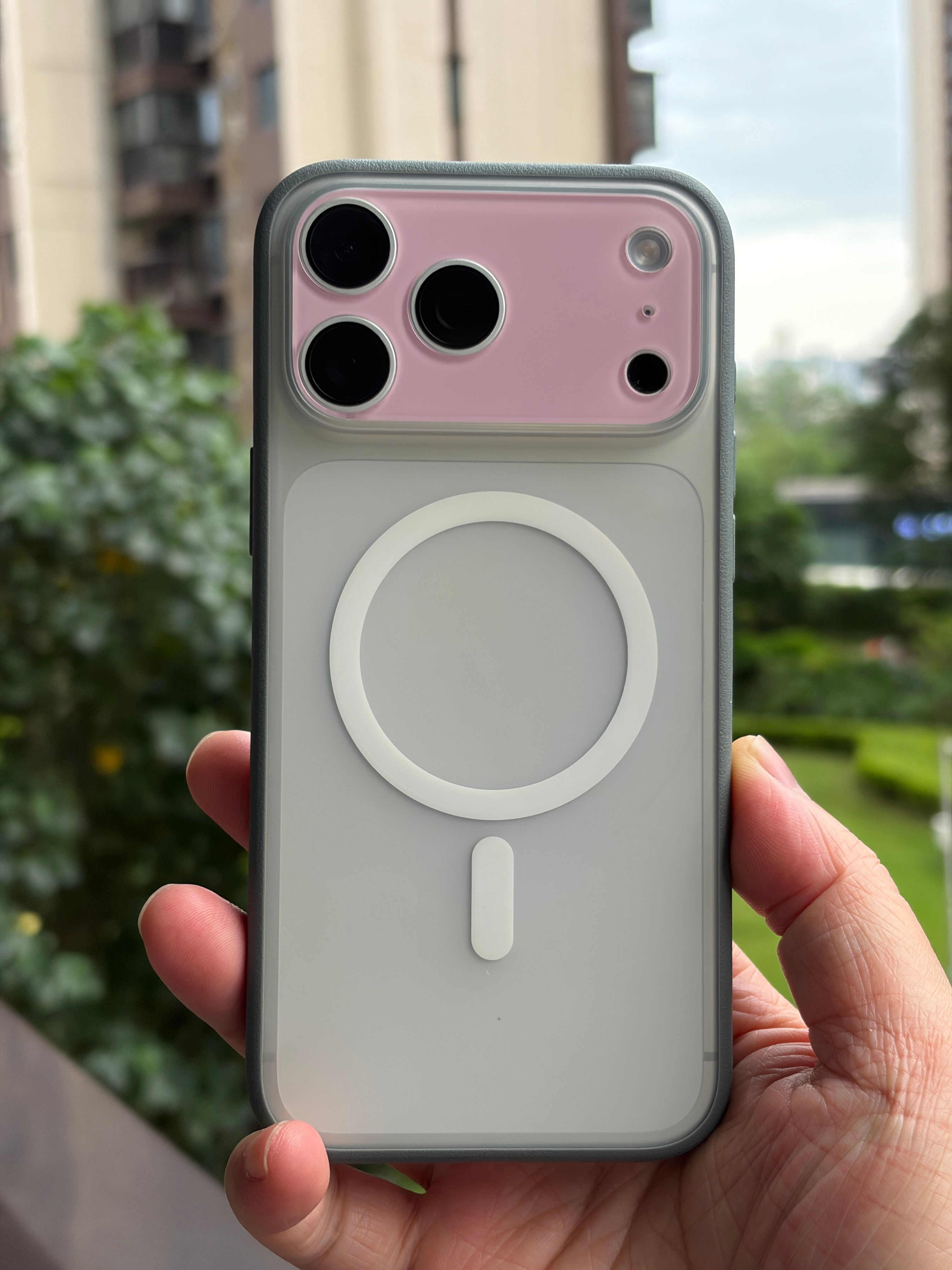 还记得这个激光雷达边上有瑕疵的 iPhone17Pro /17ProMax 么，