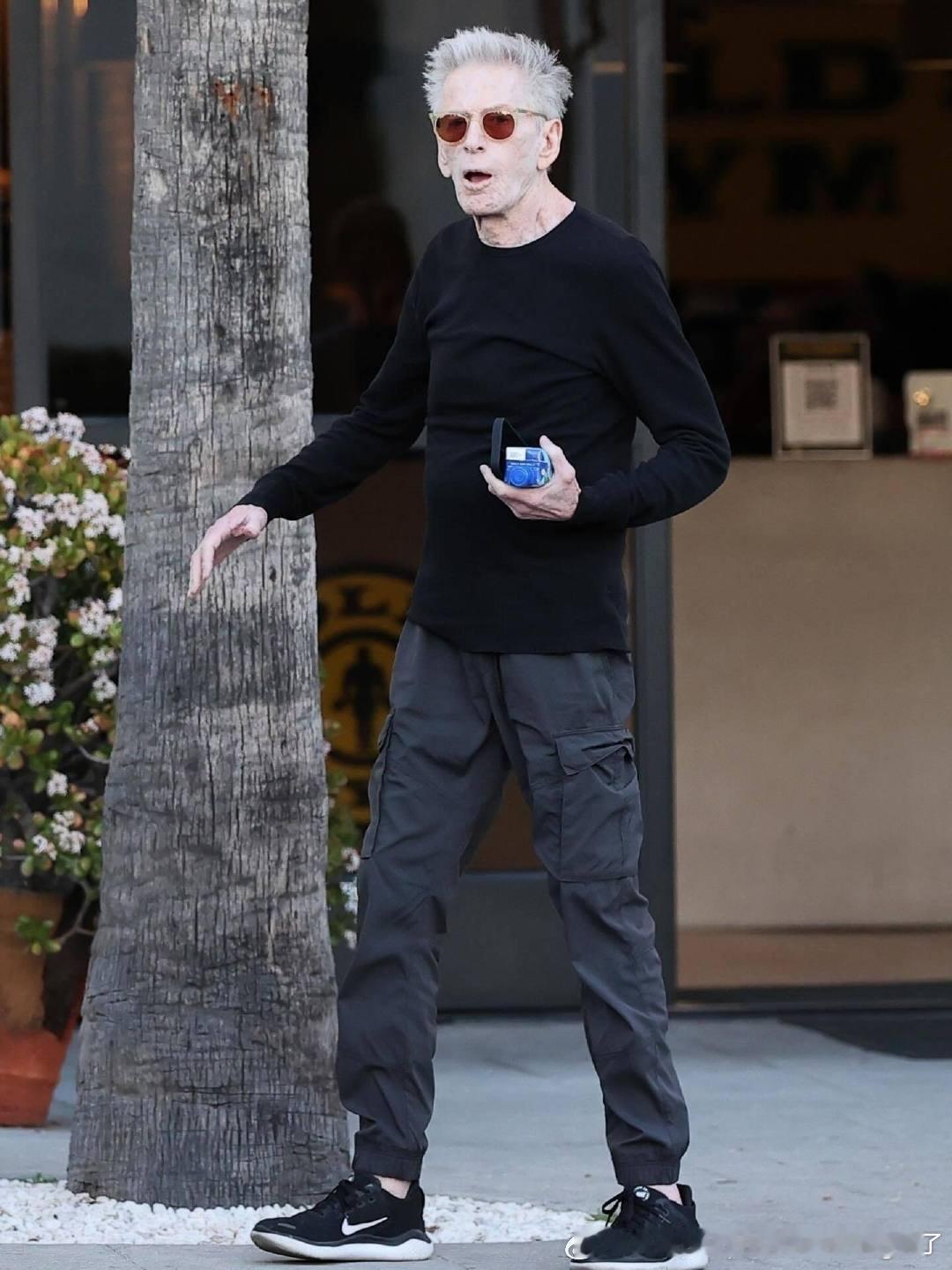 这小男友质量还是可以比现在好莱坞新生代帅 