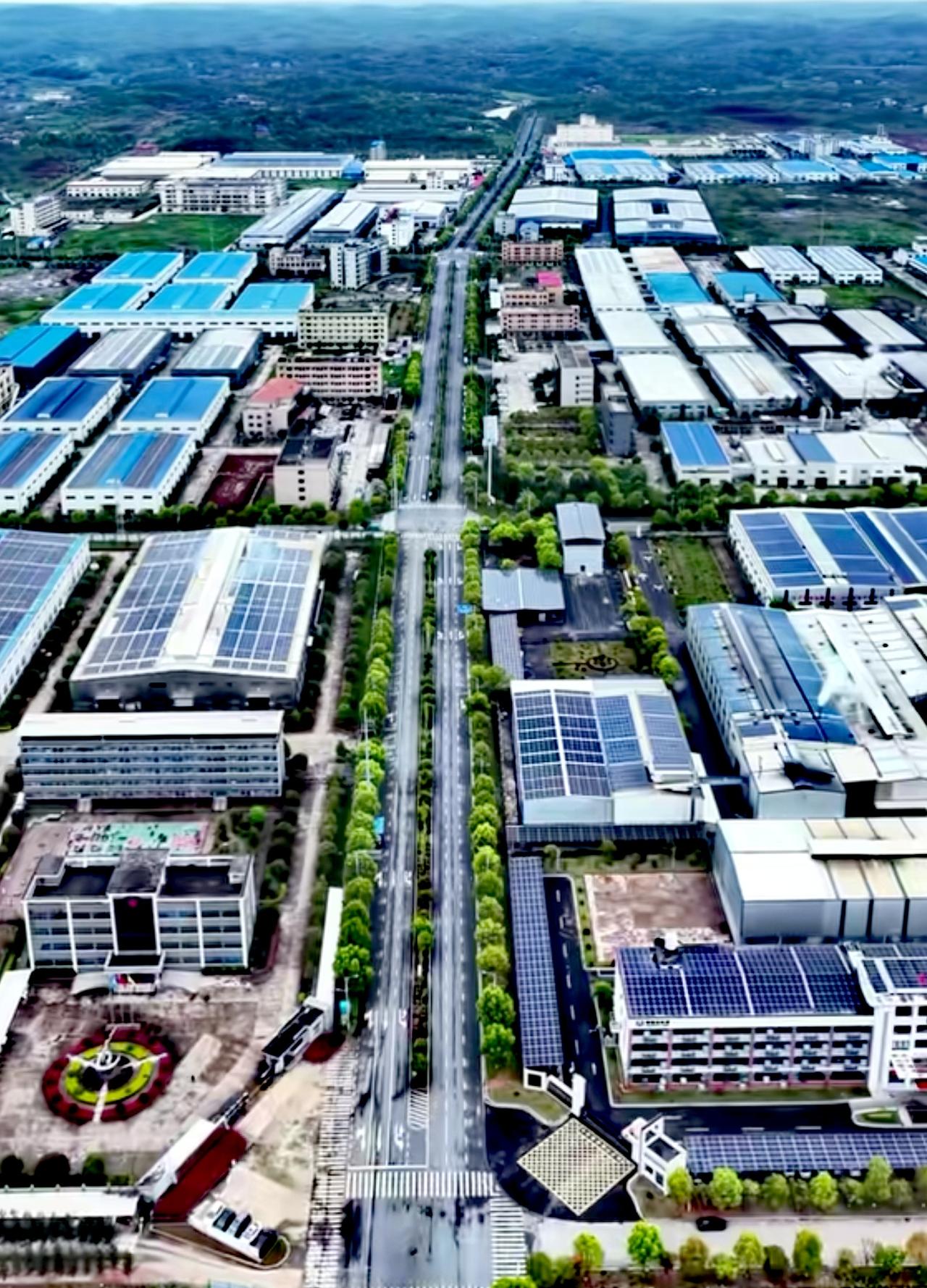 下图就是祁东归阳工业园区，这归阳工业园区厂房还是比较多的，就是不知这里的工资怎么