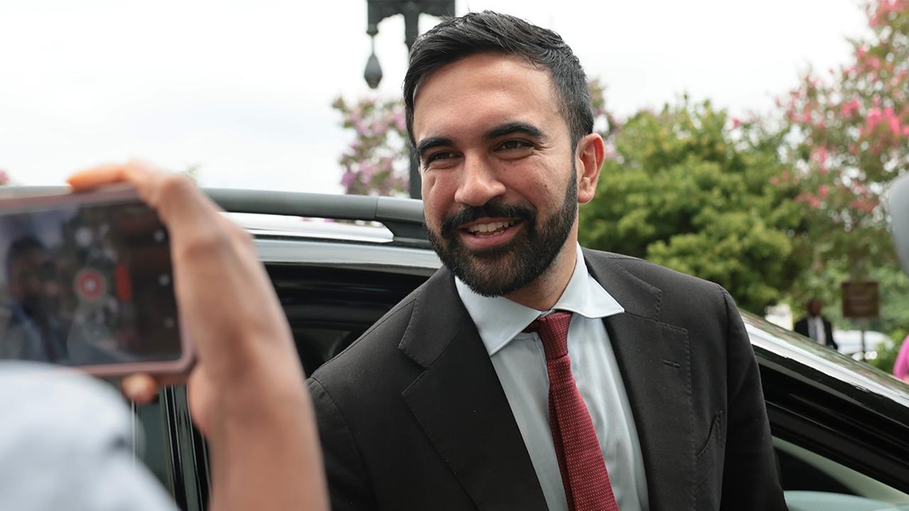 马姆达尼震撼纽约，选民将权力交给民主党极左翼，选举结果折射美国政治新变化

据福