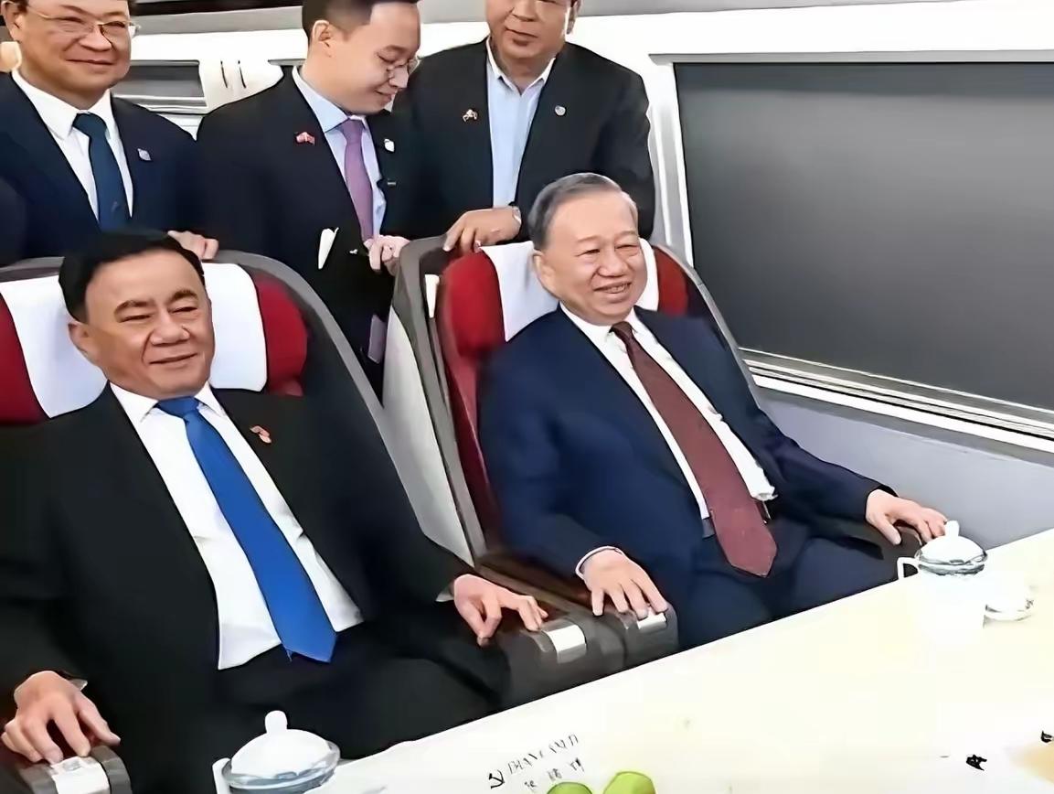 霸气的脚步让我们中国给走出来了！
最近的访华潮很奇怪，都要去我国南方：不管是欧美