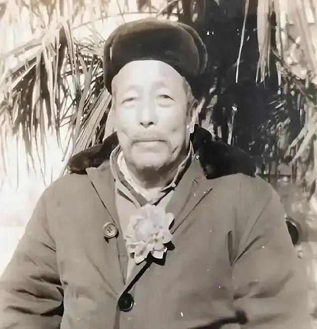 1987年9月的一天，南通制药厂。厂长徐忠刚进办公室，电话就响了。河南跑业务的员
