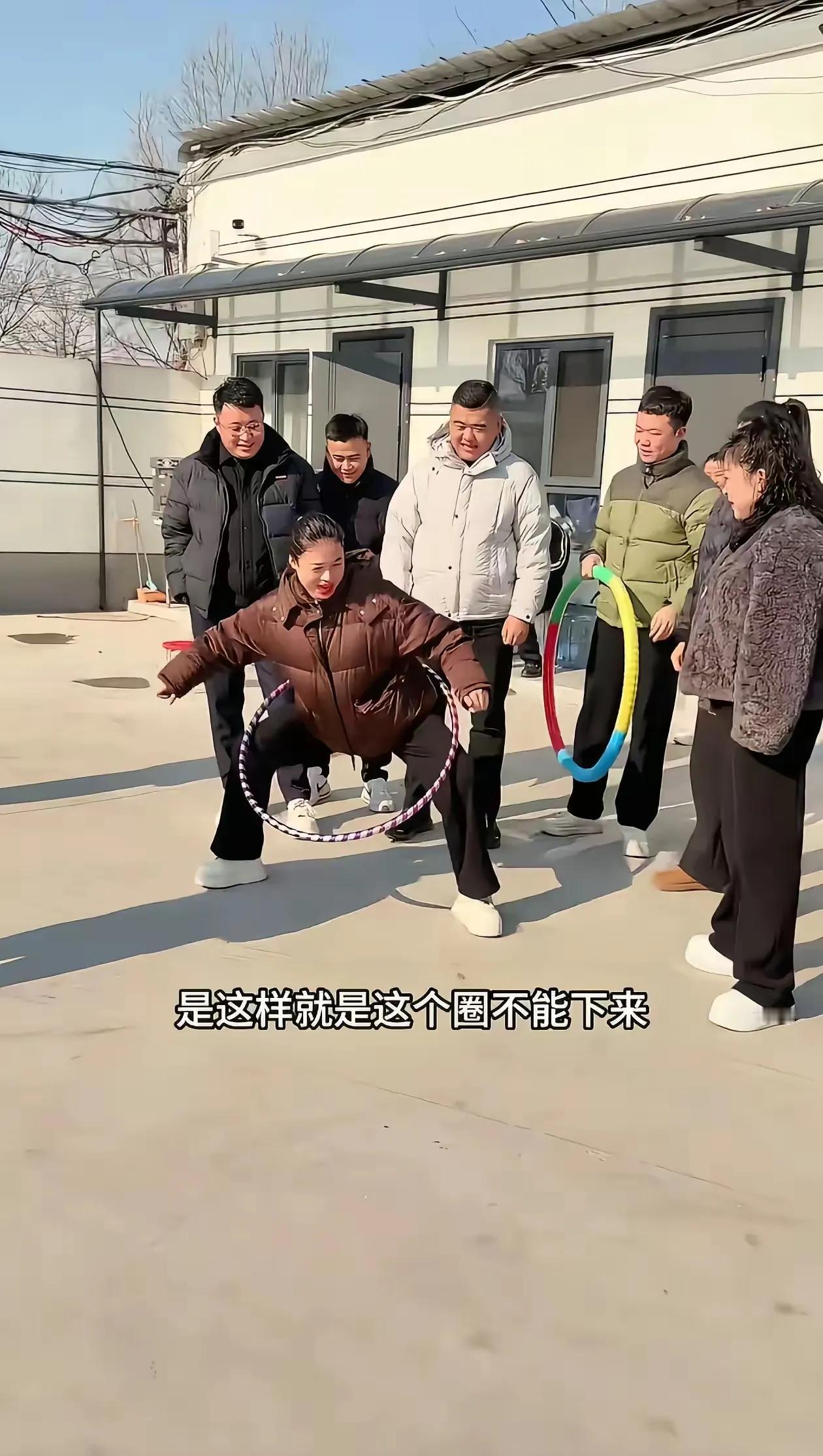 据说杭州的房子都是韩束给买的
可是她说消失就消失了
最新的视频还停在那儿，底下评