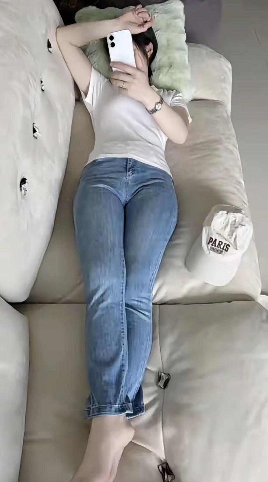 这也许就是现在最普遍的啃老方式了！女孩大学毕业1年，从来没有认真的干过一份工作！