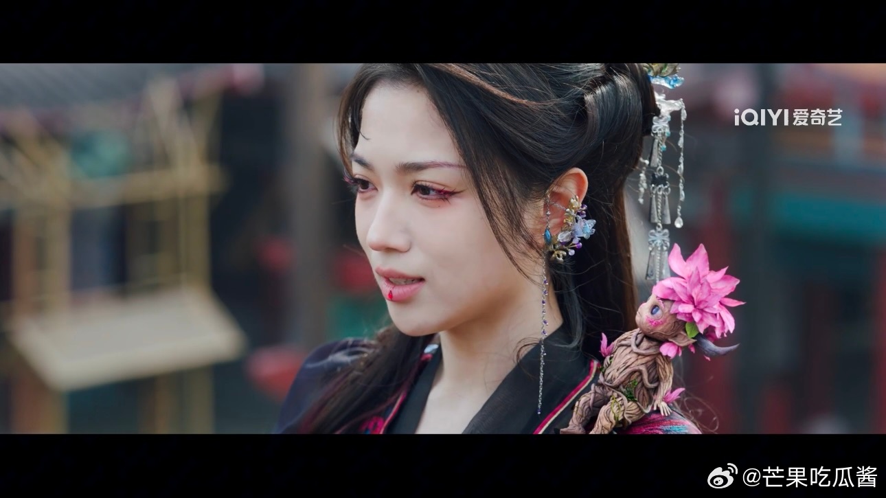 铠甲勇士疑似客串白月梵星  铠甲勇士跨界客串白月梵星，这脑洞太大了！小鼻嘎嘻嘻长