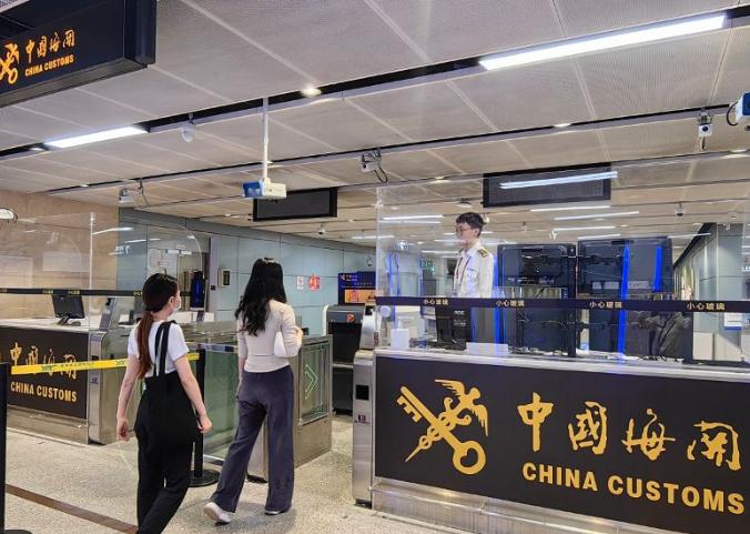 入境查一查，怎么就成歧视了？


法学界人士陈枫最近提了个建议：对持留学、工作签
