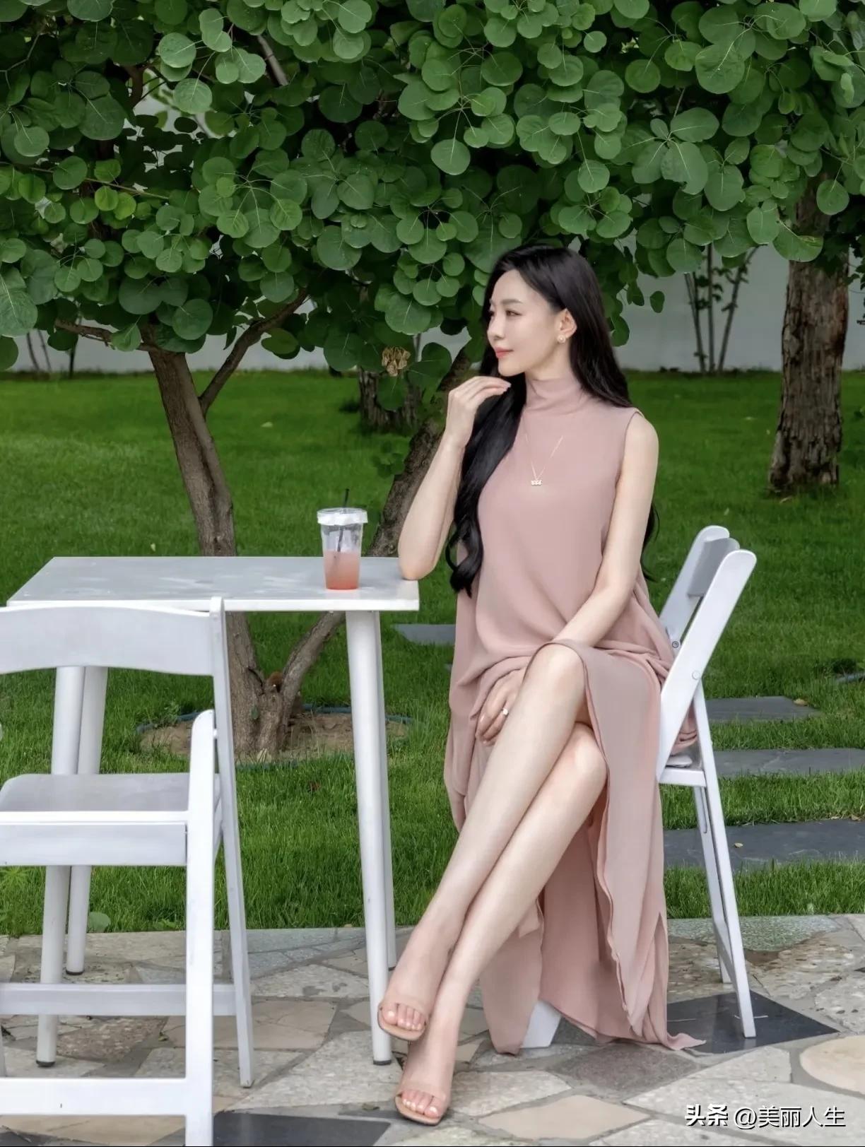 漂亮不能当饭吃，但漂亮的饭可以和我一起吃。