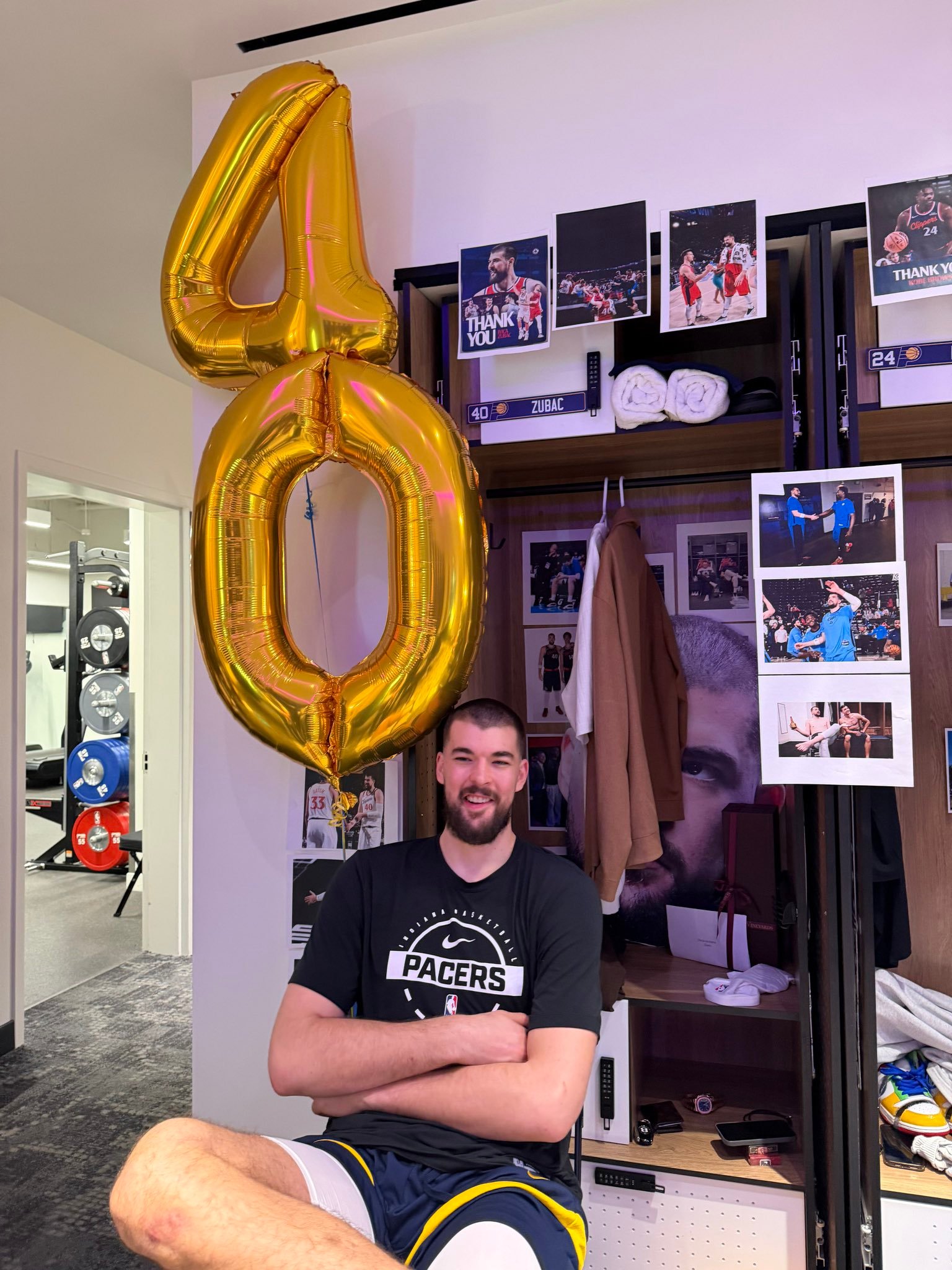 不是...我以为阿祖四十大寿呢...NBA