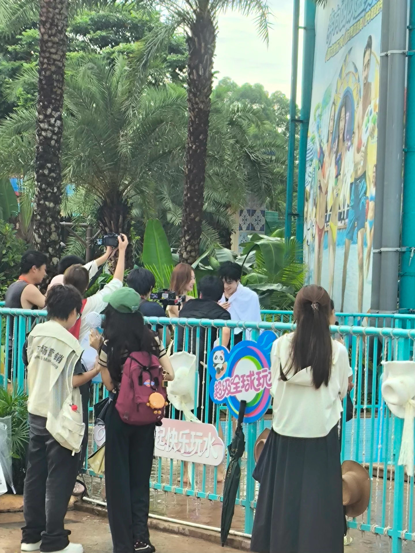 七轩_cp  没想到这么晚还有发偶遇的七轩真的稳稳的幸福中 