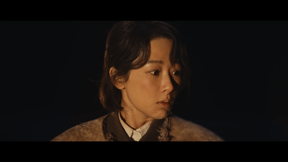 生命树震撼电视剧生命树盗猎者为了皮毛不择手段，扒羊皮、留尸骨，预告里的画面每一个