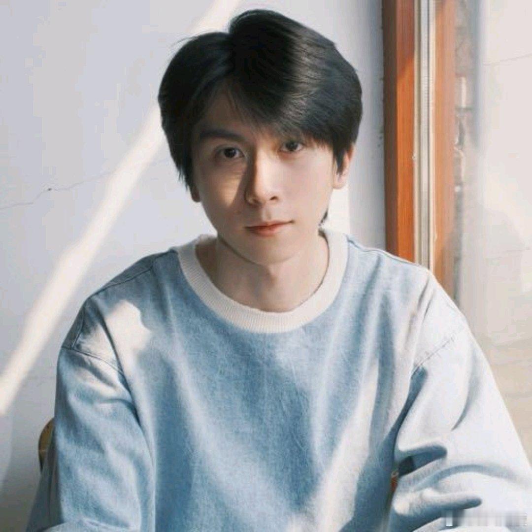 是的，侯卓成与杨汝晴已确认推迟原定于 2026 年 8 月 22 日在苏州举办的