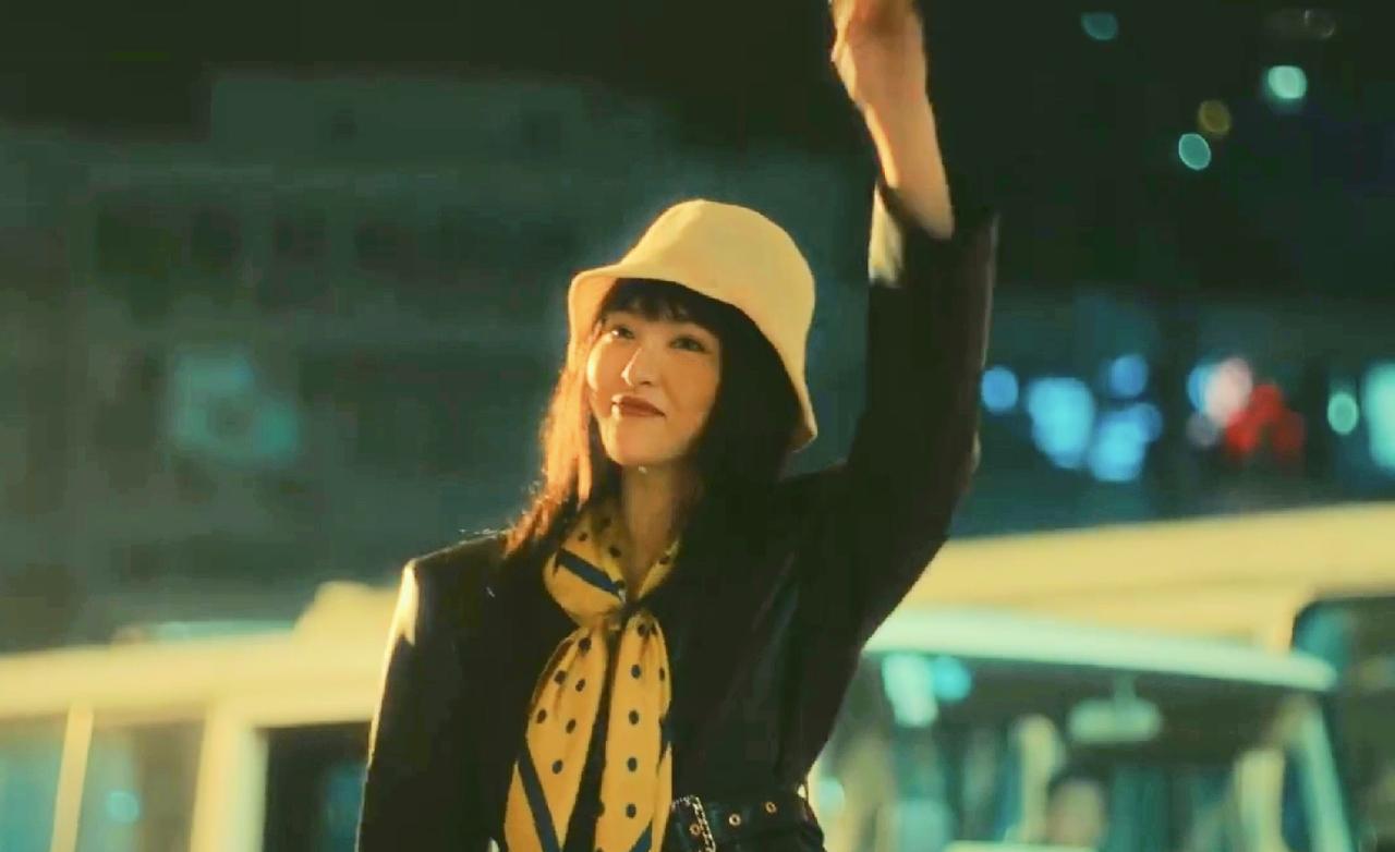 收视率炸了。
观众怒了。
吴国豪最后那个微笑，让全网失眠。
五具骸骨还没认全，高