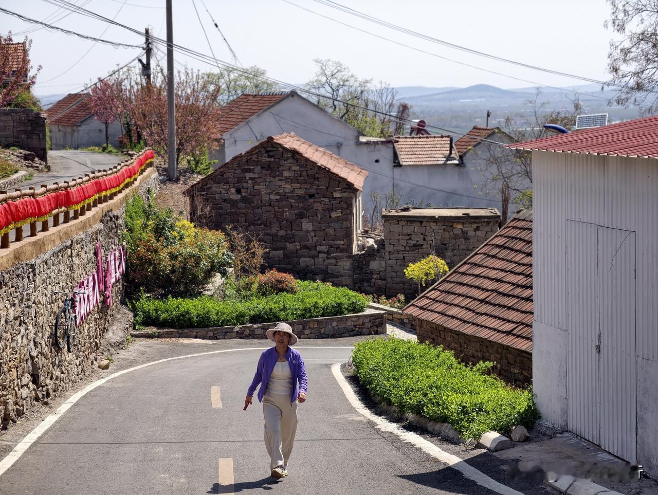 周日自驾沂蒙小洱海-跋山水库，邂逅千年古村崮安村，漫步小村，悠享时光。

导航崮