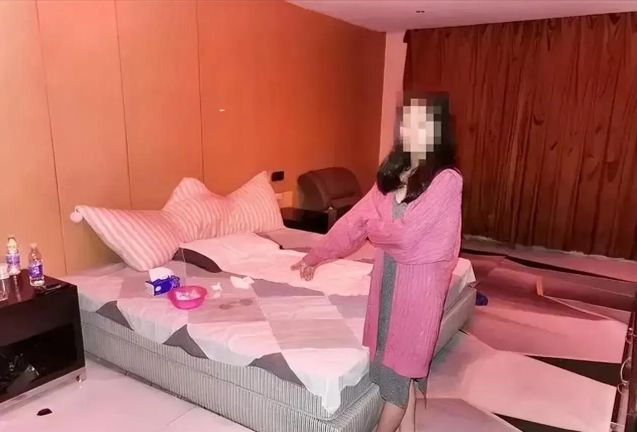 “对不起，草率了！”河北一男子和朋友进了一家高档会所。男子喝得不省人事，醒来时，