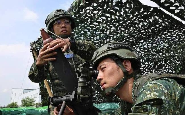 汉光四十二号开锣，台东实弹连番打，以武谋独死路一条

近期台军"汉光42号"演习